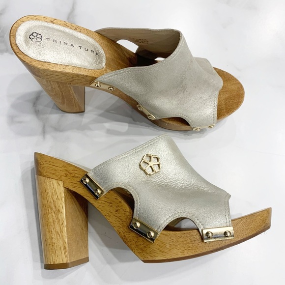 Trina Turk Palm Springs Metallic Silver Mules - Picture 2 of 5